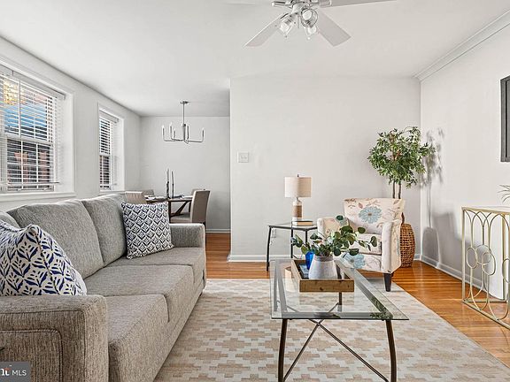 5th image of 383 Lakeside Rd APT 105