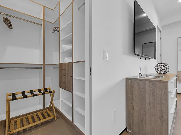 727 NE 17th Way — Photo 62