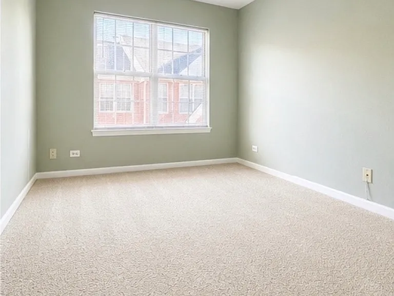 8 Saint Regis Ct — Photo 21