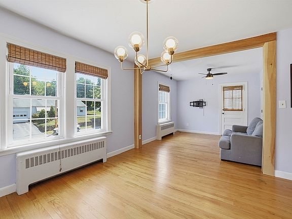 5th image of 51 Ernest Ave #B
