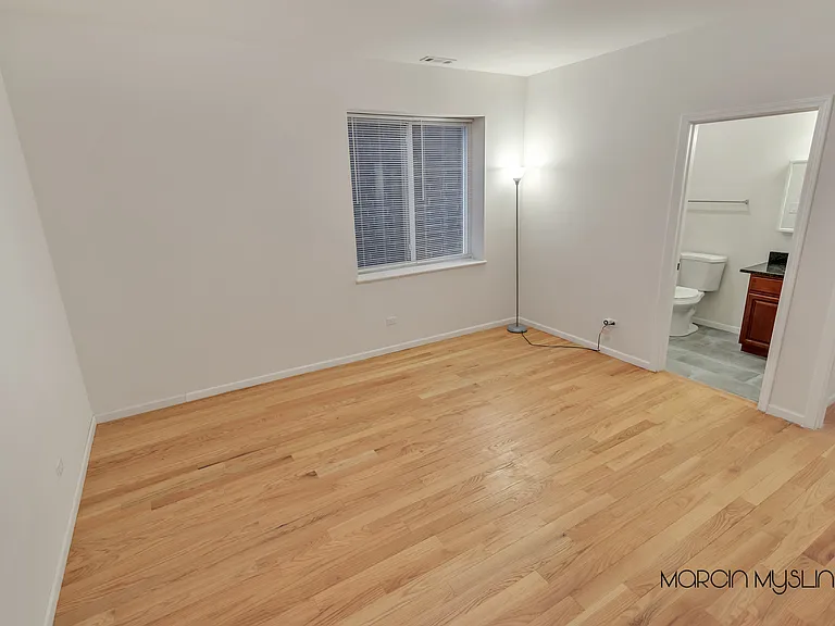 602 W 26th St — Photo 12