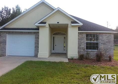 1st image of 820 Arlington Cir