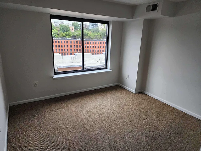 700 1st St #9Q — Photo 8