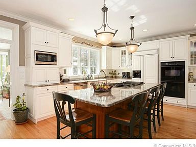 5 Kew Gdns, Farmington, CT 06032 | Zillow