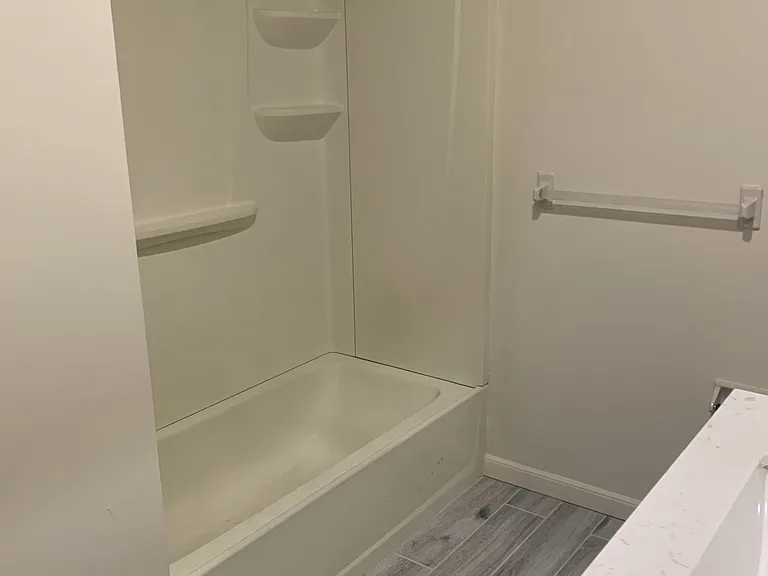 Victoria Village Apartments — Photo 10