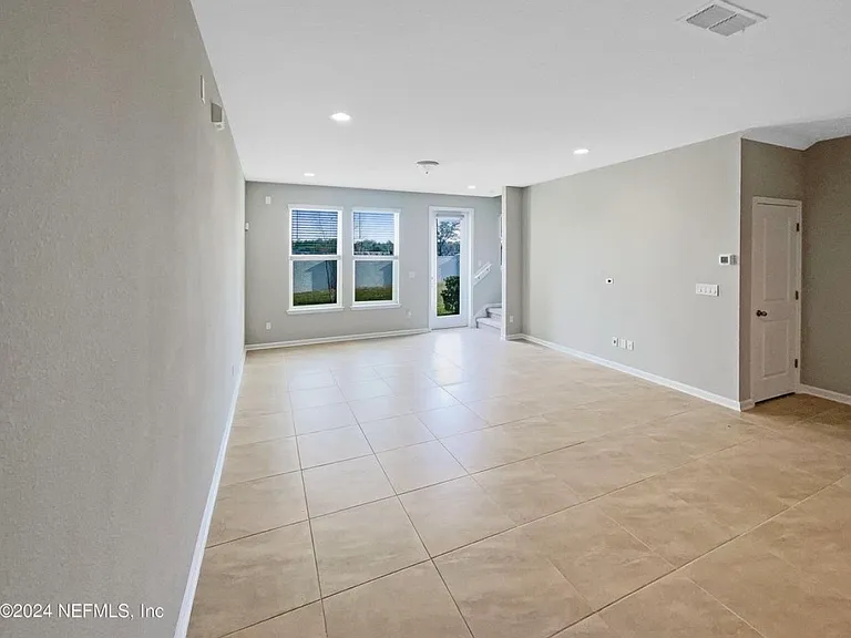 11231 Minnetta Ct — Photo 1