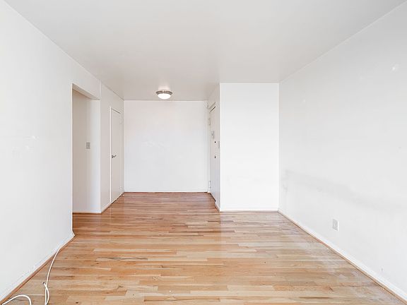2nd image of 393 Hewes St APT 2D