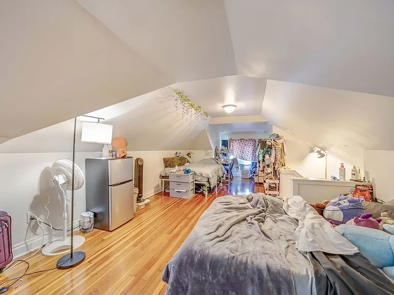2405 Summit St — Photo 40