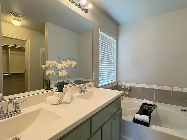 19112 Hecho Dr — Photo 22