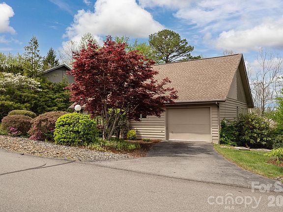 2nd image of 4 Zachary Ridge Rd