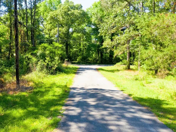 17 Anglers Dr, Trinity, TX 75862