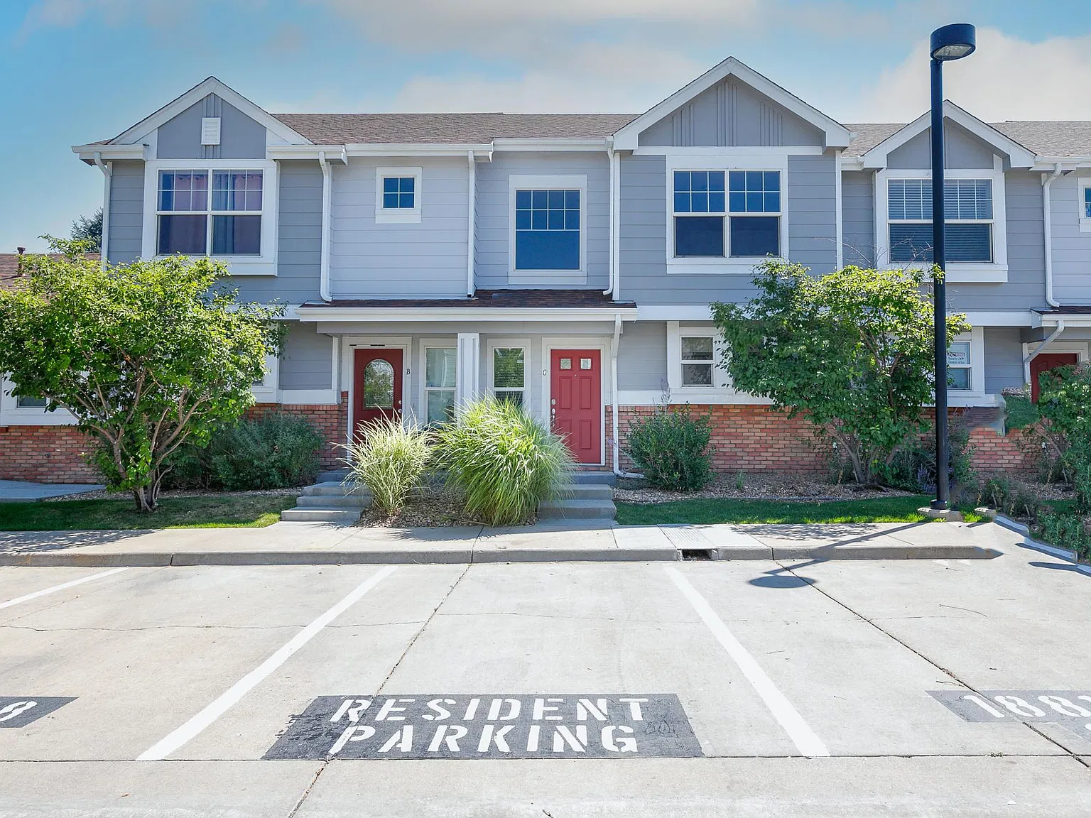 2 bed, 1.5 bath, 1148 sqft, $1,800 — Photo 2