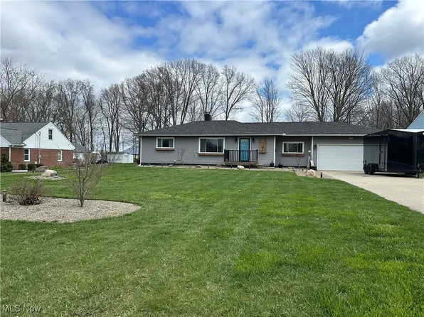 1775 Far View Rd, Akron, OH 44312