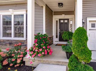 5 David Dr, Glenmont, NY 12077