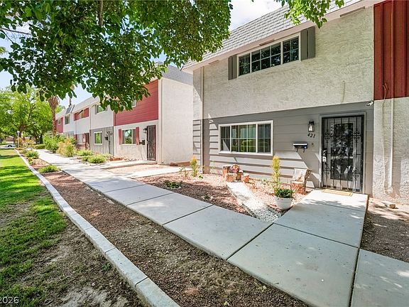 5th image of 421 Greenbriar Townhouse Way