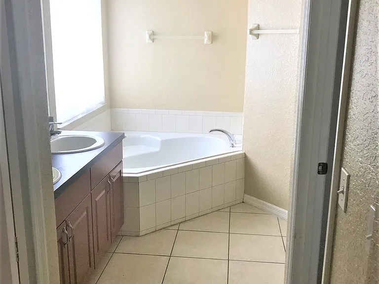 3480 Hawkin Dr — Photo 21