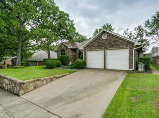 2151 Eva Ln, Euless, TX 76040