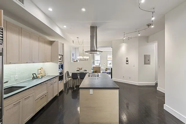 Sold by Compass | media 4