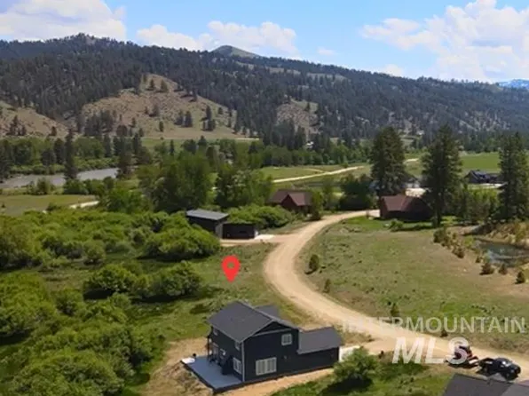 50 Wapiti Ct, Garden Valley, ID 83622