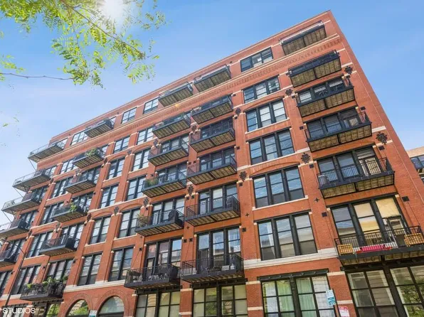 226 N Clinton St APT 605, Chicago, IL 60661