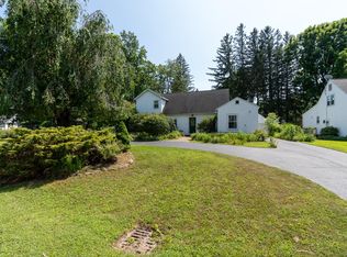 30 Nathaniel Blvd APT B, Delmar, NY 12054