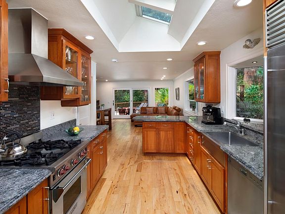3rd image of 159 Brookside Dr