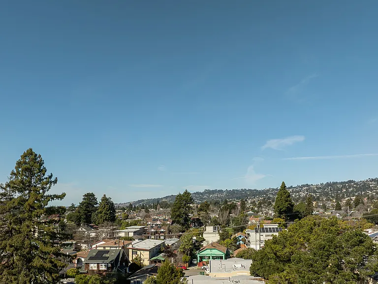 The U at California — Photo 51