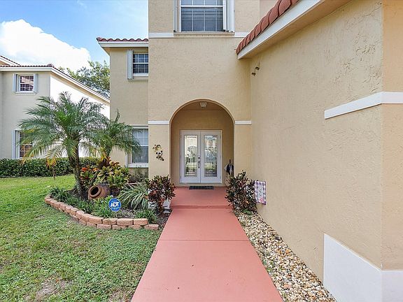 5th image of 4410 NW 45th Terrace