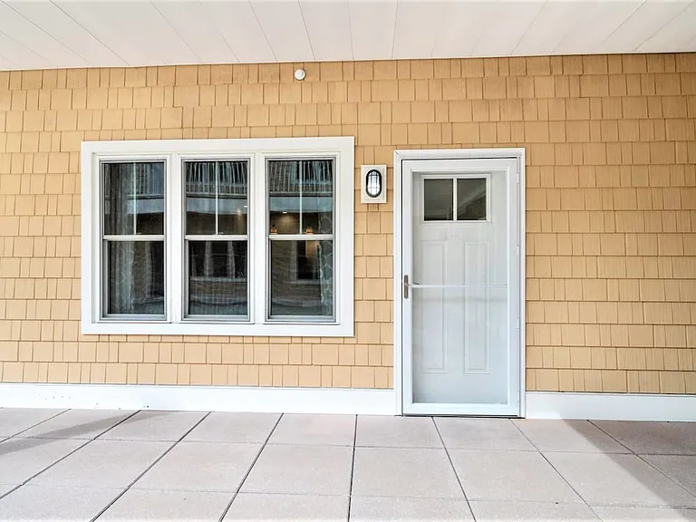 128 Ashworth Ave #204 — Photo 7