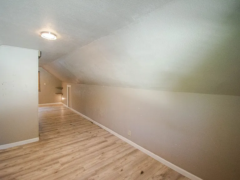 2041 14th St SE — Photo 16