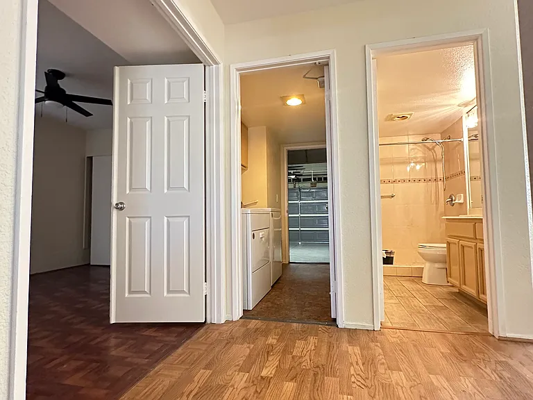 11875 Landbreeze Way — Photo 5
