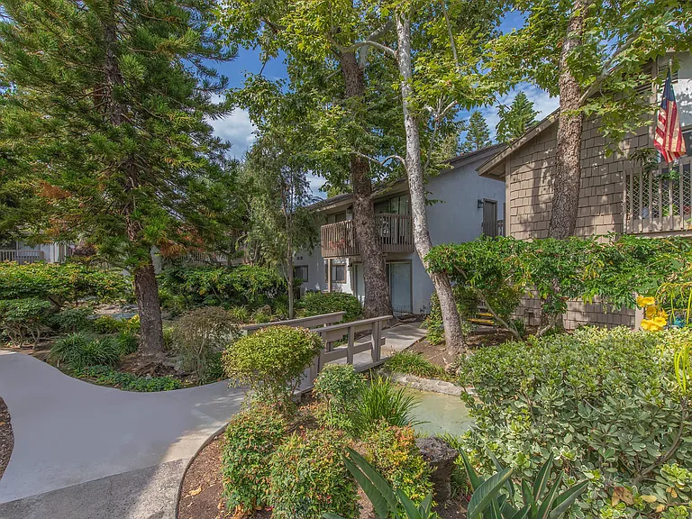12851 Haster St — Photo 43