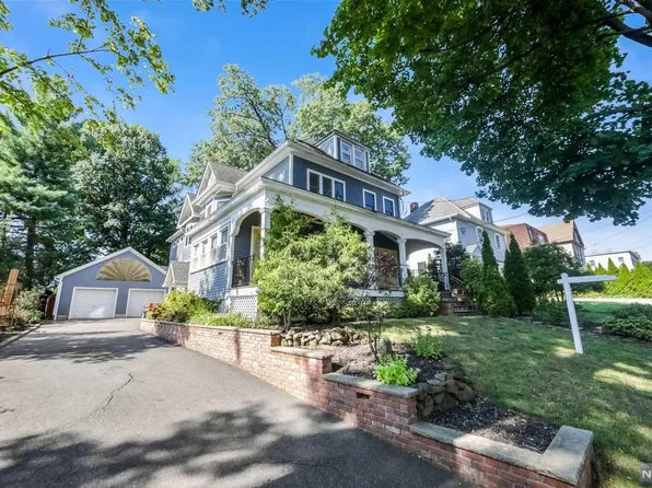 104 E Pleasant Ave, Maywood, NJ 07607