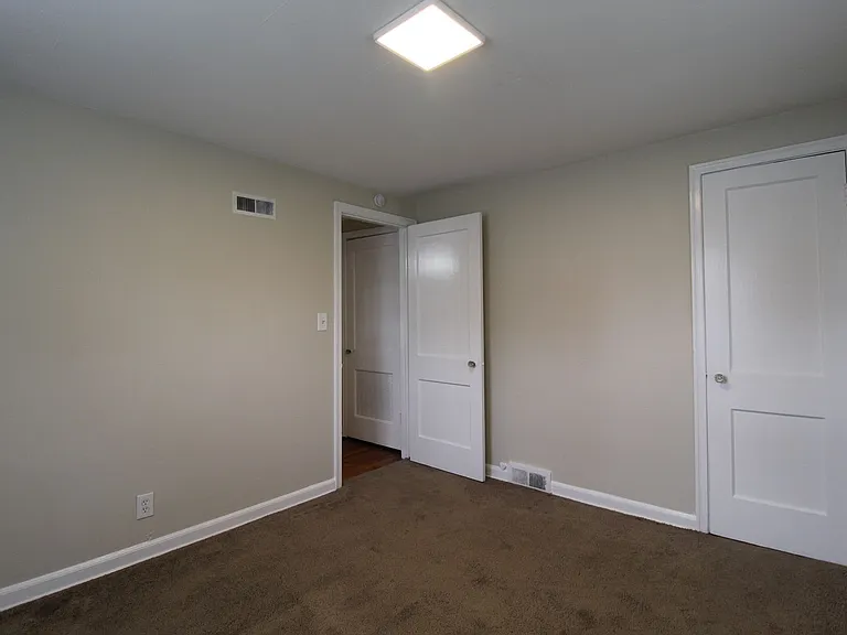 518 E 27th Ave — Photo 7