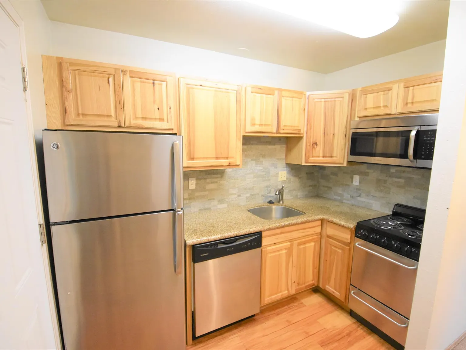 1 bed, 650 sqft, $1,595 — Photo 1