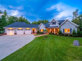 390 Racquet Club Rd, Asheville, NC 28803