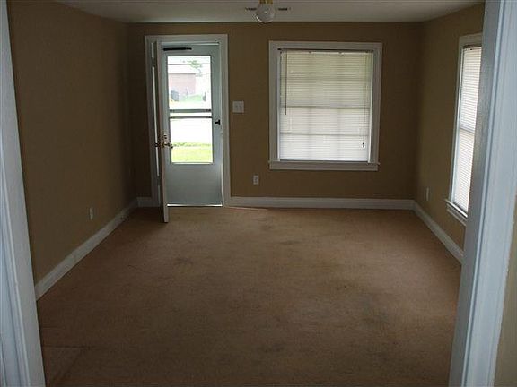 4th image of 732 Royal Ave