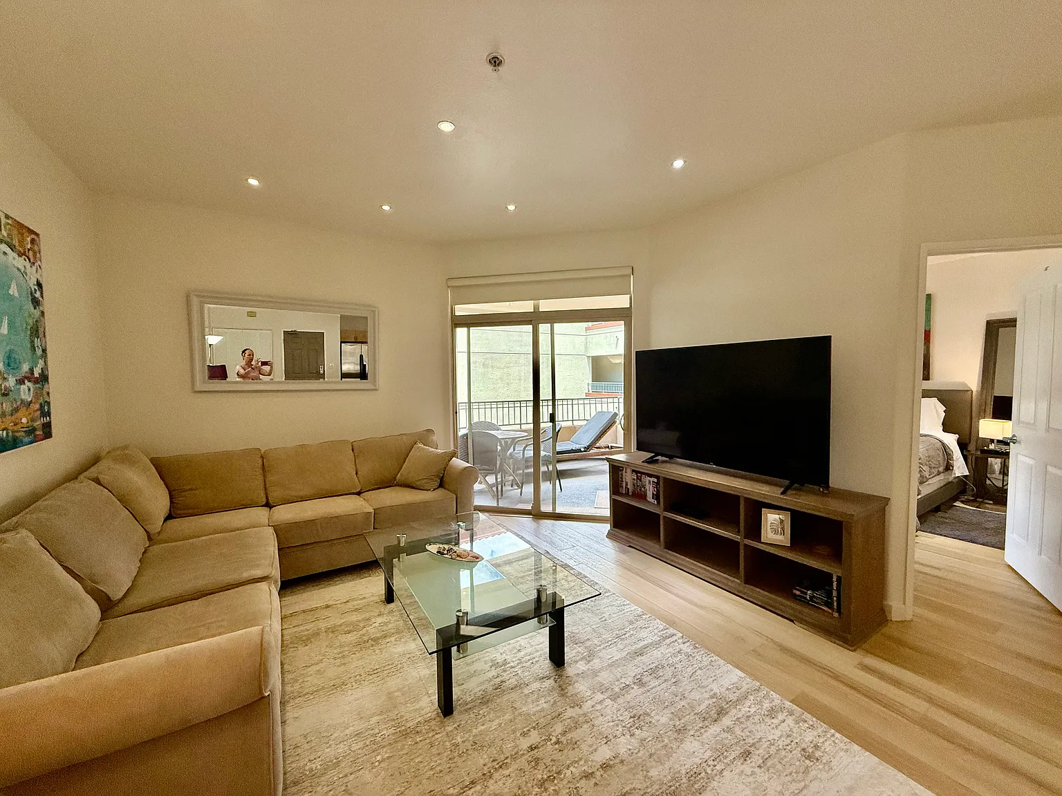 1 bed, 721 sqft, $4,000 — Photo 3
