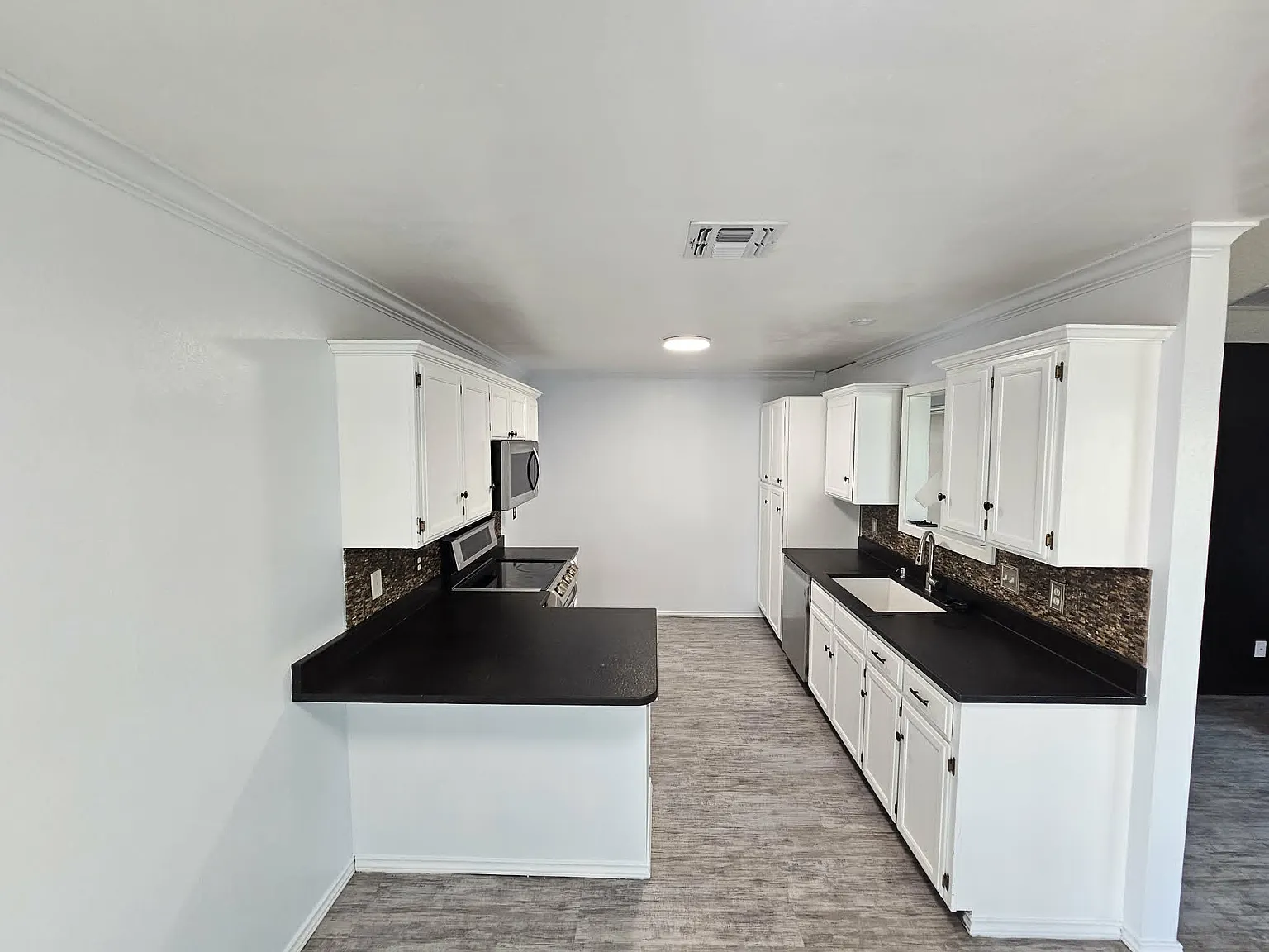 3 bed, 1489 sqft, $1,950 — Photo 3