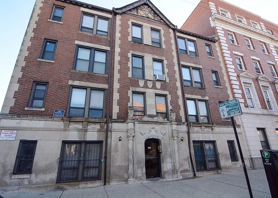 3345 N Marshfield Ave #803