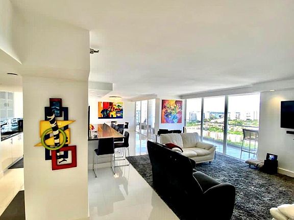 3rd image of 19707 Turnberry Way APT 27D