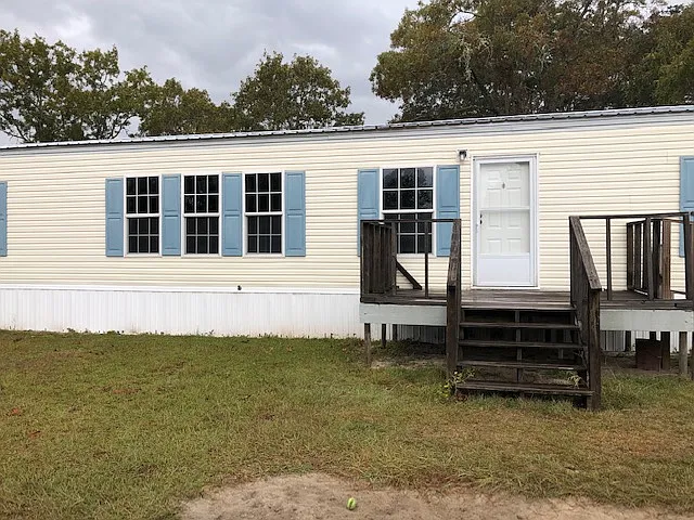 3 bed, 1216 sqft, $1,250 — Photo 1