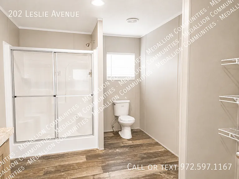 202 Leslie Ave — Photo 8