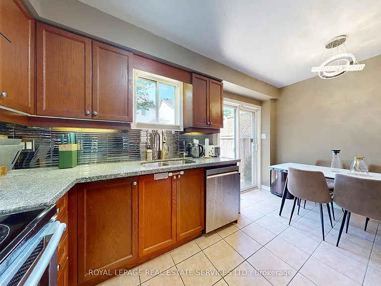 65 Morwick Dr — Photo 11