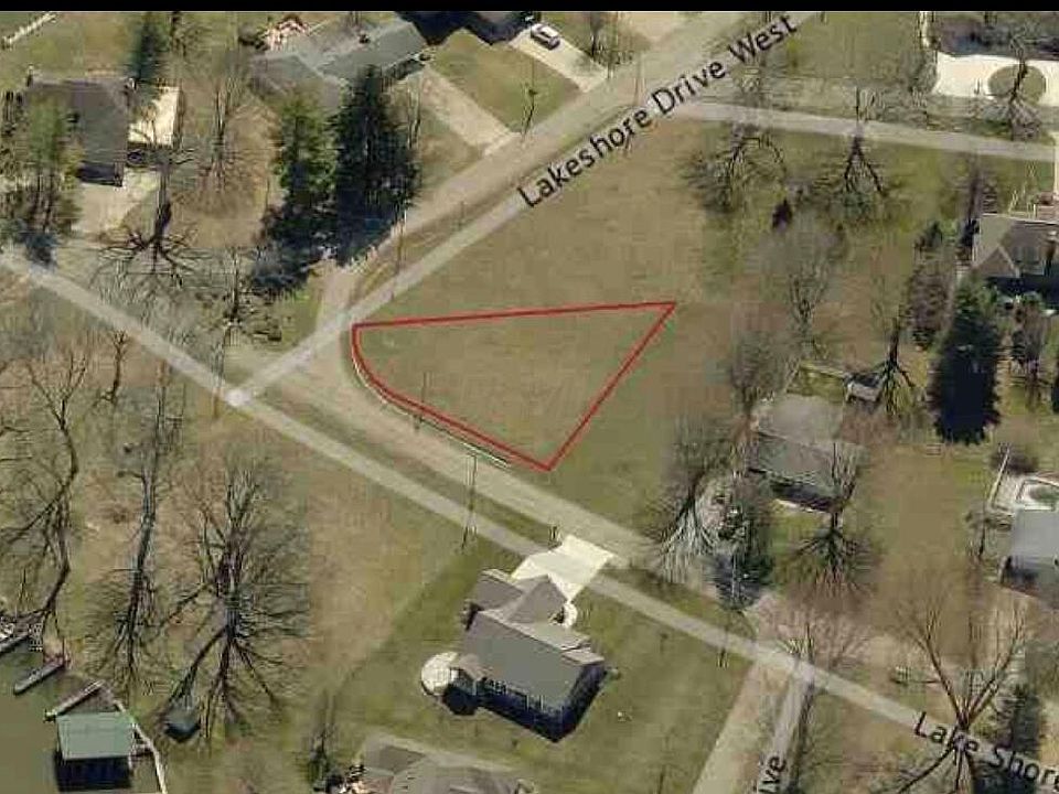 2nd image of 2 Lakeshore Dr W