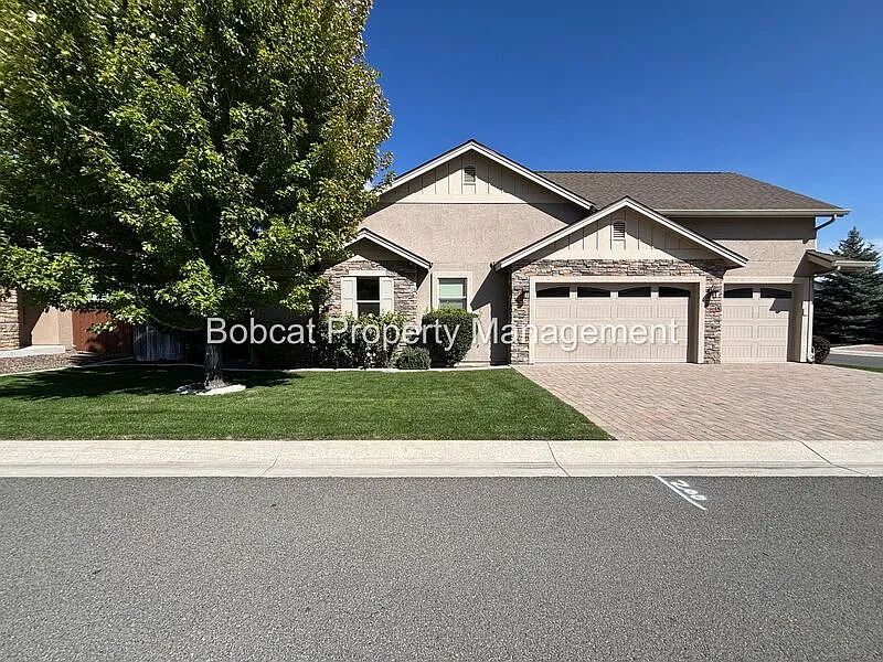 4 bed, 2.0 bath, 2719 sqft, $3,603 — Photo 1