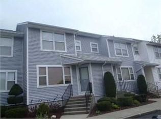 17 Trafalgar Ct, Nanuet, NY 10954