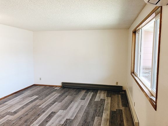 4th image of 130 Bryant Ave #2