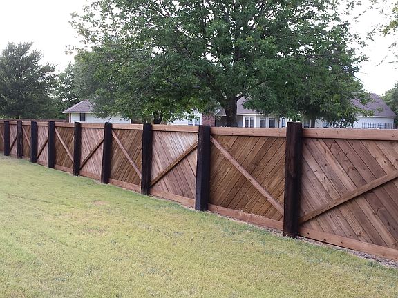 3rd image of 2 Glenbrook Cir