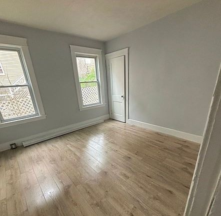 4th image of 9 Winthrop St